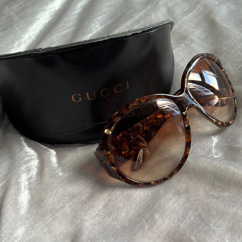 VINTAGE-STYLE GUCCI SUNGLASSES